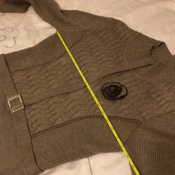 Used sweaters - Picture 6 of 8